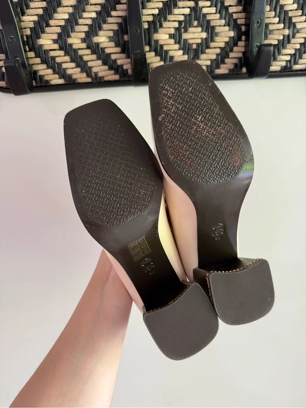 Tory Burch Ruby Loafer Pumps - Dulce de Leche/Coconut Cream - Size 9